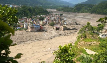 भोटेकोशी बाढीले १२ बैंकका १७ शाखामा क्षति भोटेकोशी बाढीले १२ बैंकका १७ शाखामा क्षति