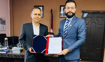 काठमाडौँ विश्वविद्यालयको रजिस्ट्रारमा विराजसिंह थापा नियुक्त काठमाडौँ विश्वविद्यालयको रजिस्ट्रारमा विराजसिंह थापा नियुक्त
