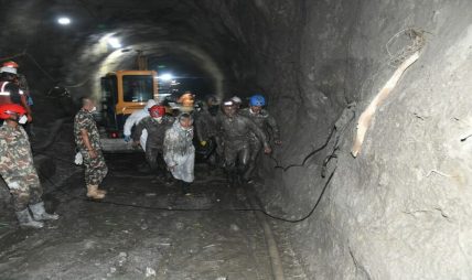 चिलिमे सुरुङमा तीन शव फेला, दुई शव बाहिर निकालियो