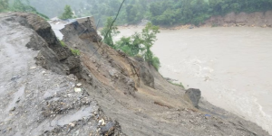 वर्षा र बाढीपहिरोमा दुई जनाको मृत्यु, २९ सडक अवरुद्ध