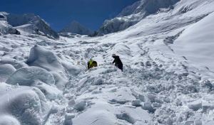 हिम्लुङ हिमालमा हिमपहिरोः अहिलेसम्म चार जनाको शव भेटियो