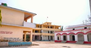 रसुवाका बाढीपीडित १० अनाथ छात्रको शैक्षिक जिम्मा मटिहानी गुरुकुलले लिने