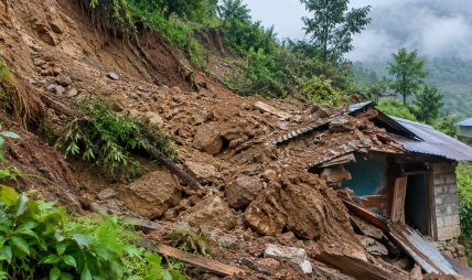 पाल्पामा पहिरोले घर पुरिँदा तीन जना सम्पर्कविहीन पाल्पामा पहिरोले घर पुरिँदा तीन जना सम्पर्कविहीन