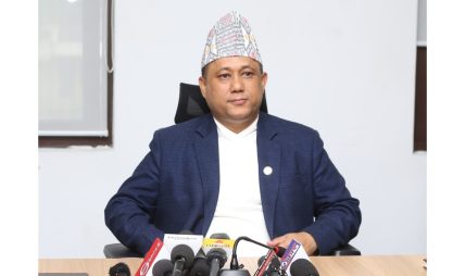 परराष्ट्रमन्त्री खनाल स्वदेश फर्किए