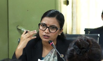 आमालाई ६ महिना र बुबालाई ४२ दिन तलबसहित प्रसव बिदाको प्रस्ताव