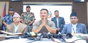 अझै आशा मारेका छैनौं, सुरुङको माथिल्लो भागबाट खनेर उद्धारको सम्भावना खोज्दैछौं : गृहमन्त्री गुरुङ